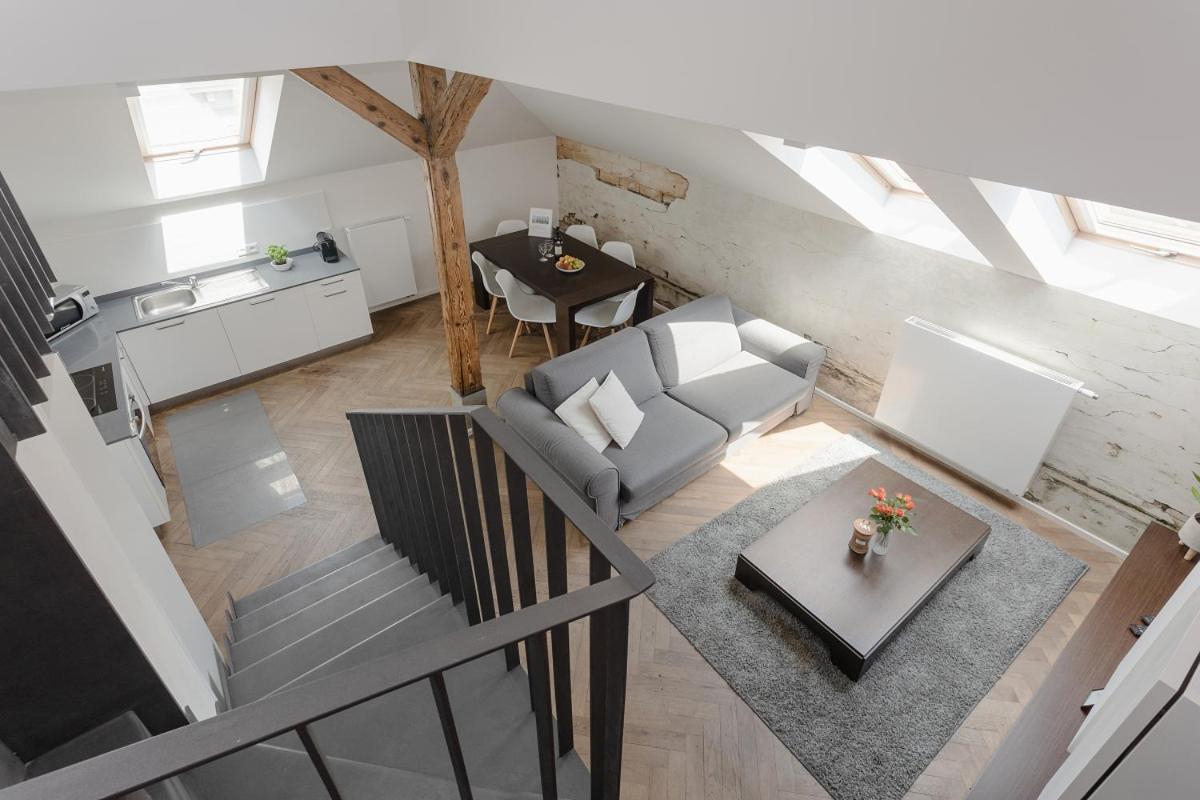 Modern Close To River * Praag