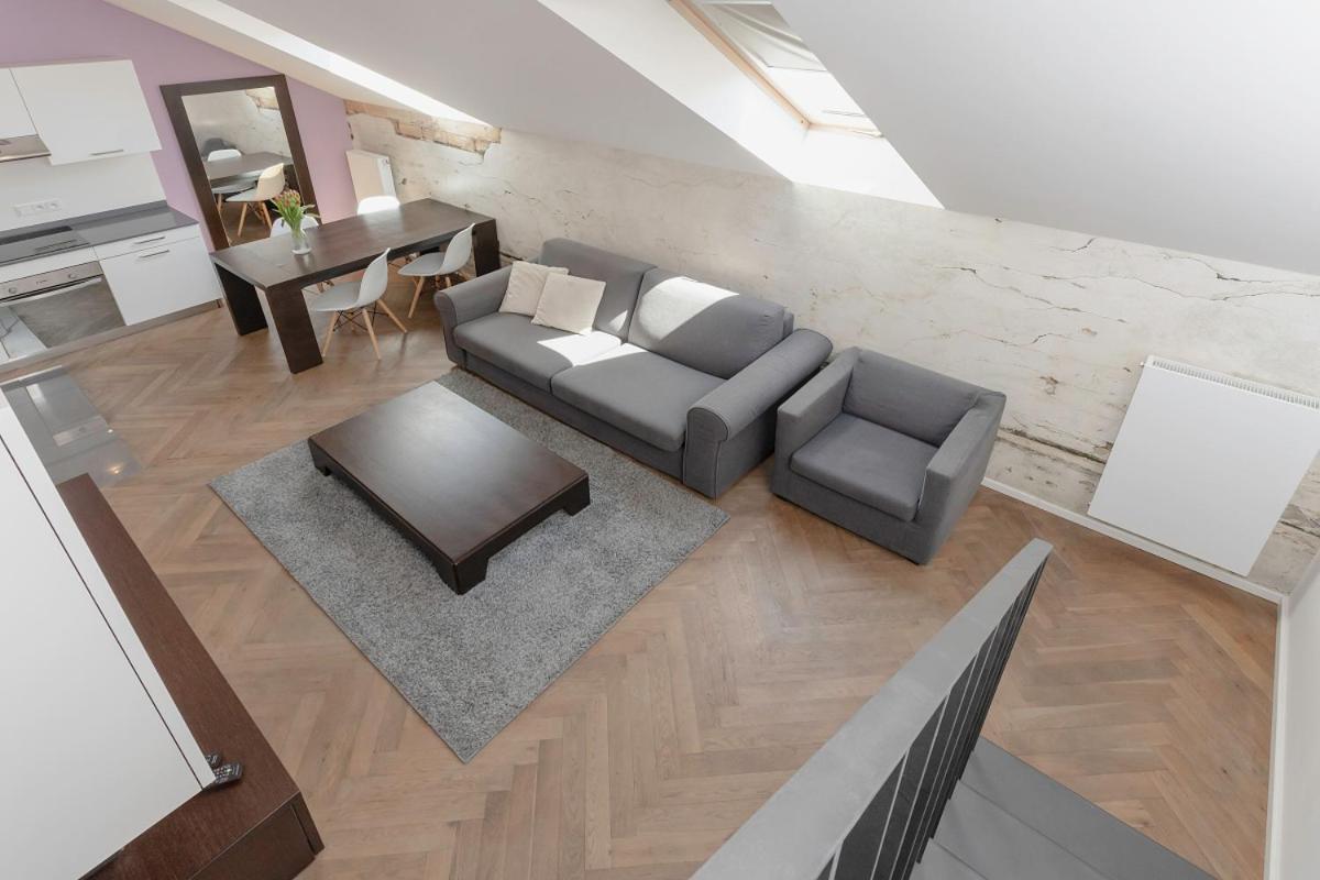 Appartement Modern Close To River