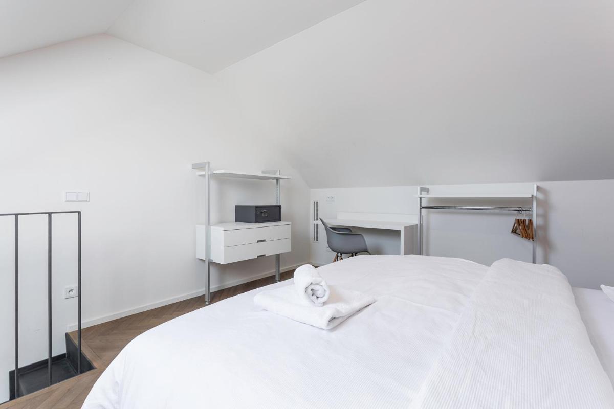 Appartement Modern Close To River